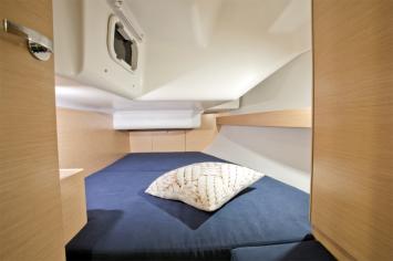 Yachtcharter Elan35Impression 5