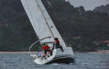 Yachtcharter First35 Rhea 2