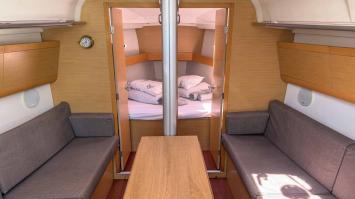 Yachtcharter First35 Kalypso 13
