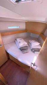 Yachtcharter First35 Kalypso 20