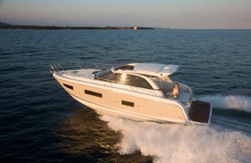 Yachtcharter Leader40