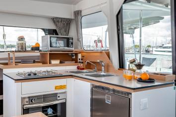 Yachtcharter Excess11 42cab 7
