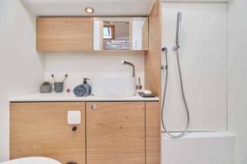 Yachtcharter ElanImpression43 16
