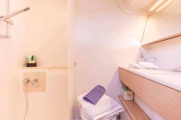 Yachtcharter Dufour41Performance 3cab 11