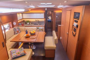 Yachtcharter Dufour530 51cab 6
