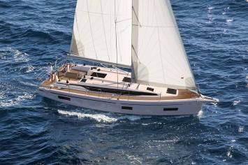Yachtcharter BavariaC38 3