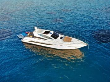 Yachtcharter Riva 72 hauptansicht 1