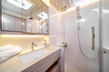 Yachtcharter Lagoon55 42cab 9