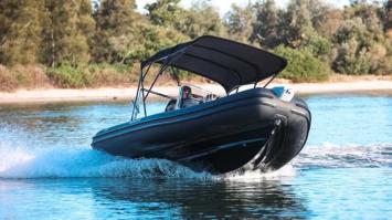 Yachtcharter Predator700T