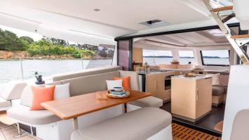 Yachtcharter FountainePajotNew41Quatuor4 6
