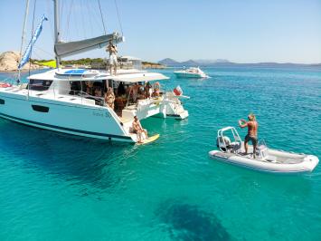 Yachtcharter Saba50 Lamela 1