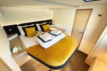 Yachtcharter Saba50 Lamela 12