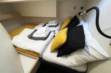 Yachtcharter Saba50 Lamela 13