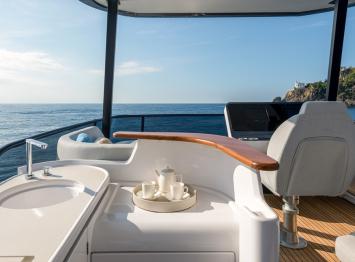Yachtcharter Azimut68 41cab 1