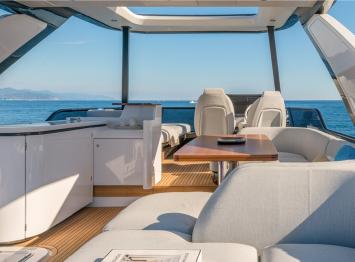 Yachtcharter Azimut68 41cab 2