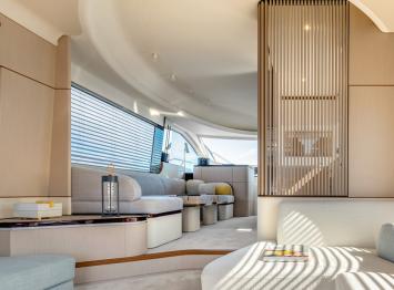 Yachtcharter Azimut68 41cab 3