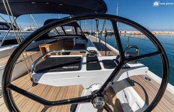 Yachtcharter Solaris55 Avalon 10