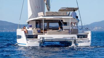 Yachtcharter FountainePajotNew44Quatour 42cab 3