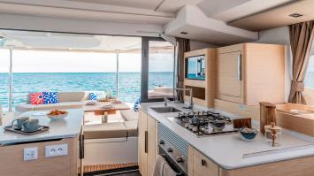 Yachtcharter FountainePajotNew44Quatour 42cab 6
