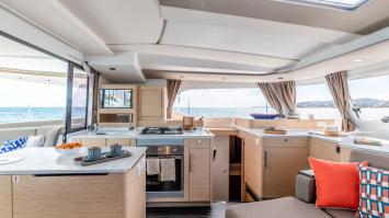 Yachtcharter FountainePajotNew44Quatour 42cab 8