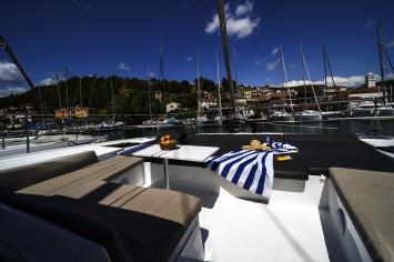 Yachtcharter Bali4 First Spark 5