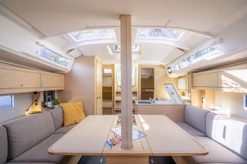 Yachtcharter Dufour37 First Laugh 8