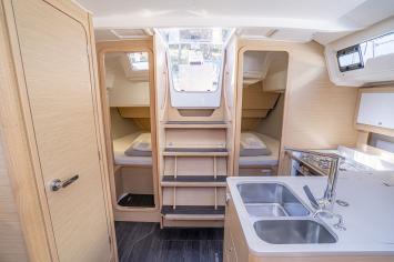 Yachtcharter Dufour37 First Laugh 9