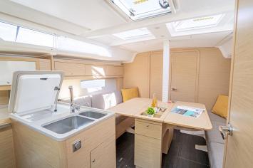 Yachtcharter Dufour37 First Laugh 10