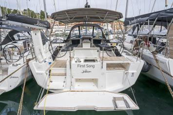 Yachtcharter Dufour41 First Song 4