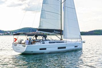 Yachtcharter Dufour470 First Secret 2