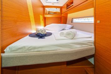 Yachtcharter Dufour470 First Secret 12