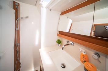 Yachtcharter Dufour470 First Secret 14
