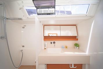 Yachtcharter Dufour470 First Secret 15