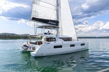 Yachtcharter Lagoon46 First Care 8