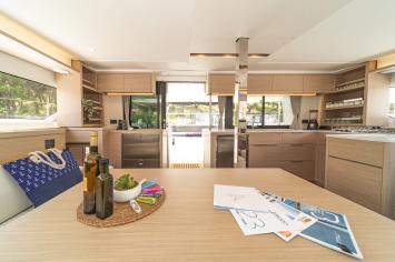 Yachtcharter Lagoon46 First Care 12