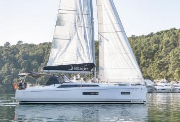 Yachtcharter Oceanis37 First Dream