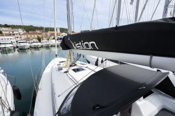 Yachtcharter Oceanis37 First Dream 9