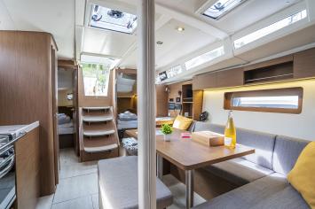 Yachtcharter Oceanis37 First Dream 13