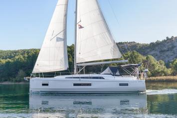 Yachtcharter Oceanis40 First Touch
