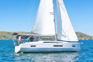 Yachtcharter Oceanis40 First Touch 4