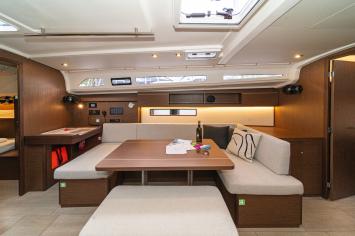 Yachtcharter Oceanis40 First Touch 10