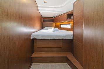 Yachtcharter Oceanis46 First Kiss 14