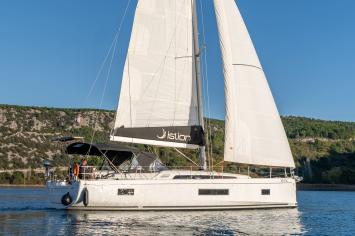 Yachtcharter Oceanis51 First Friendship 4
