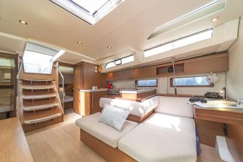 Yachtcharter Oceanis51 First Friendship 10