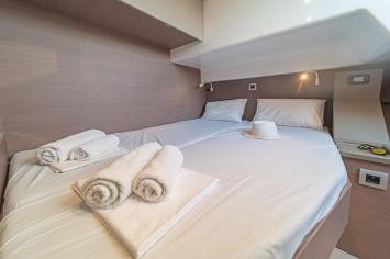 Yachtcharter Bali4 13