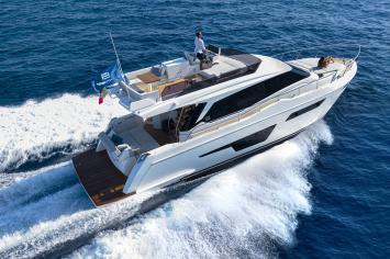 Yachtcharter FerrettiYachts500 31cab