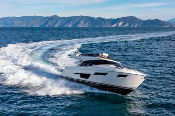 Yachtcharter FerrettiYachts500 31cab 3