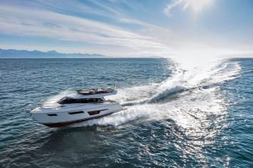 Yachtcharter FerrettiYachts500 31cab 4