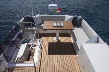 Yachtcharter FerrettiYachts500 31cab 6