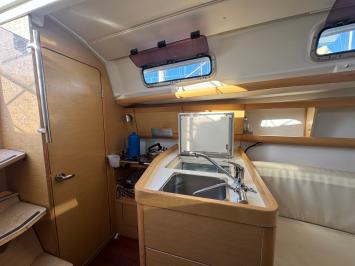 Yachtcharter First30 Barboat 7